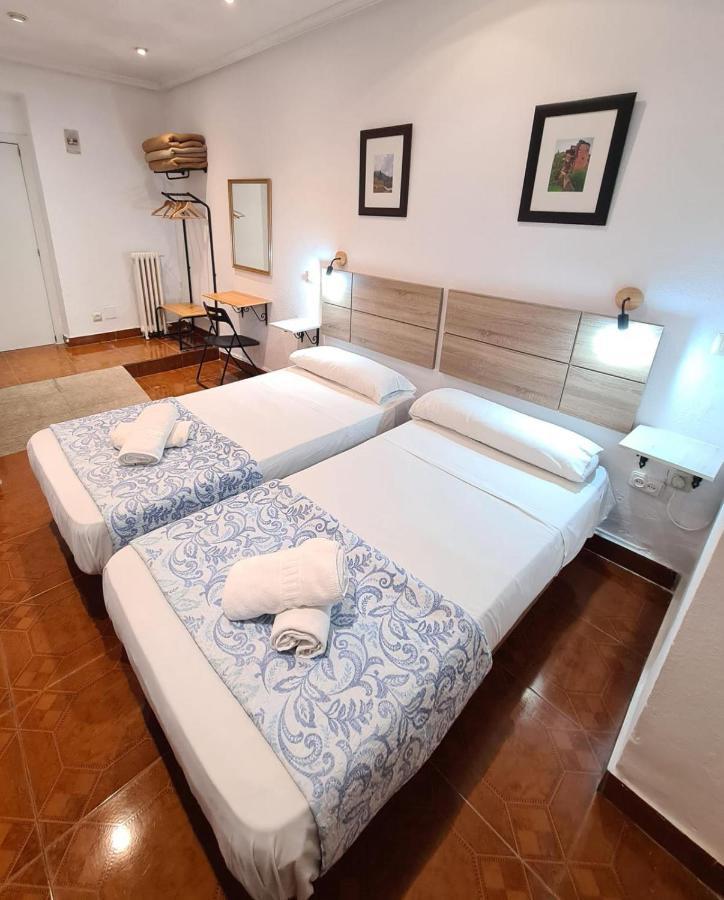 Hostal Santa Barbara Madrid Eksteriør billede