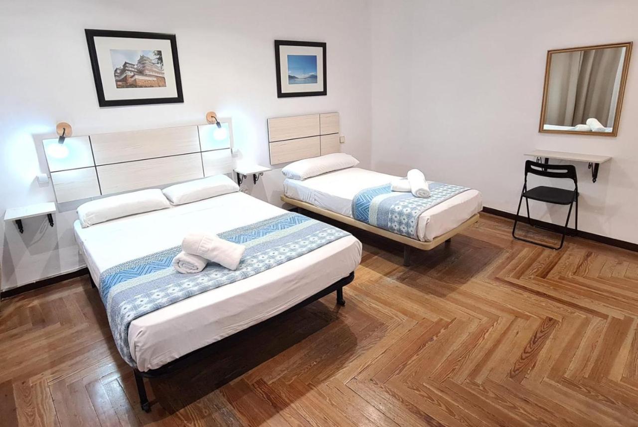 Hostal Santa Barbara Madrid Eksteriør billede