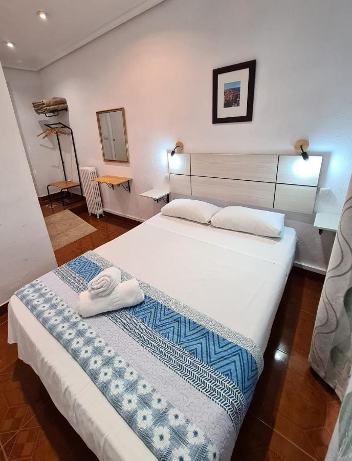 Hostal Santa Barbara Madrid Eksteriør billede