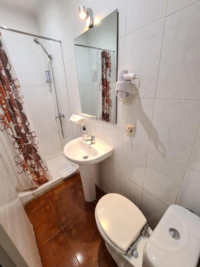 Hostal Santa Barbara Madrid Eksteriør billede