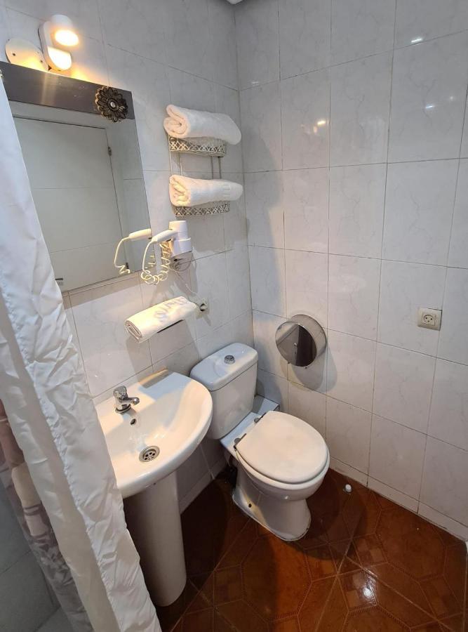 Hostal Santa Barbara Madrid Eksteriør billede