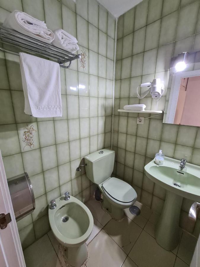 Hostal Santa Barbara Madrid Eksteriør billede